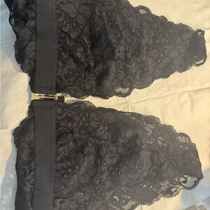 Chic Hah Black Lace Halter Bralette